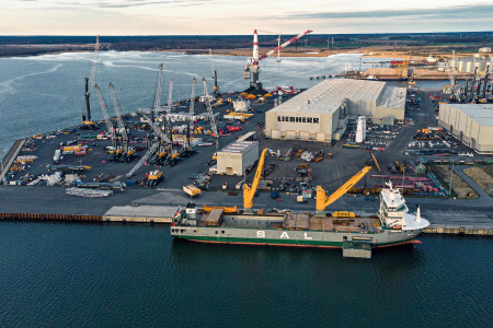 Port of Toledo adds third mobile harbour crane - анонс