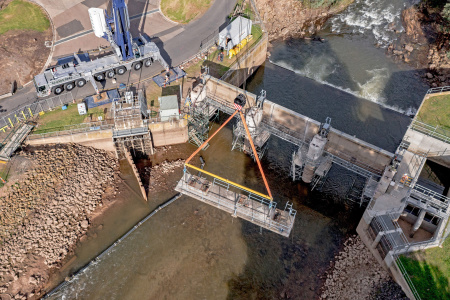 Liebherr mobile crane is just the job for Aussie dam dismantling - анонс